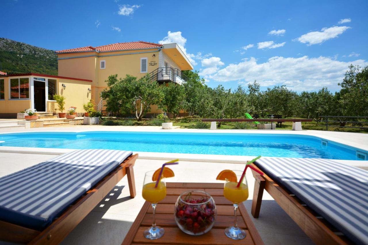 Villa Oliva Kaštela エクステリア 写真
