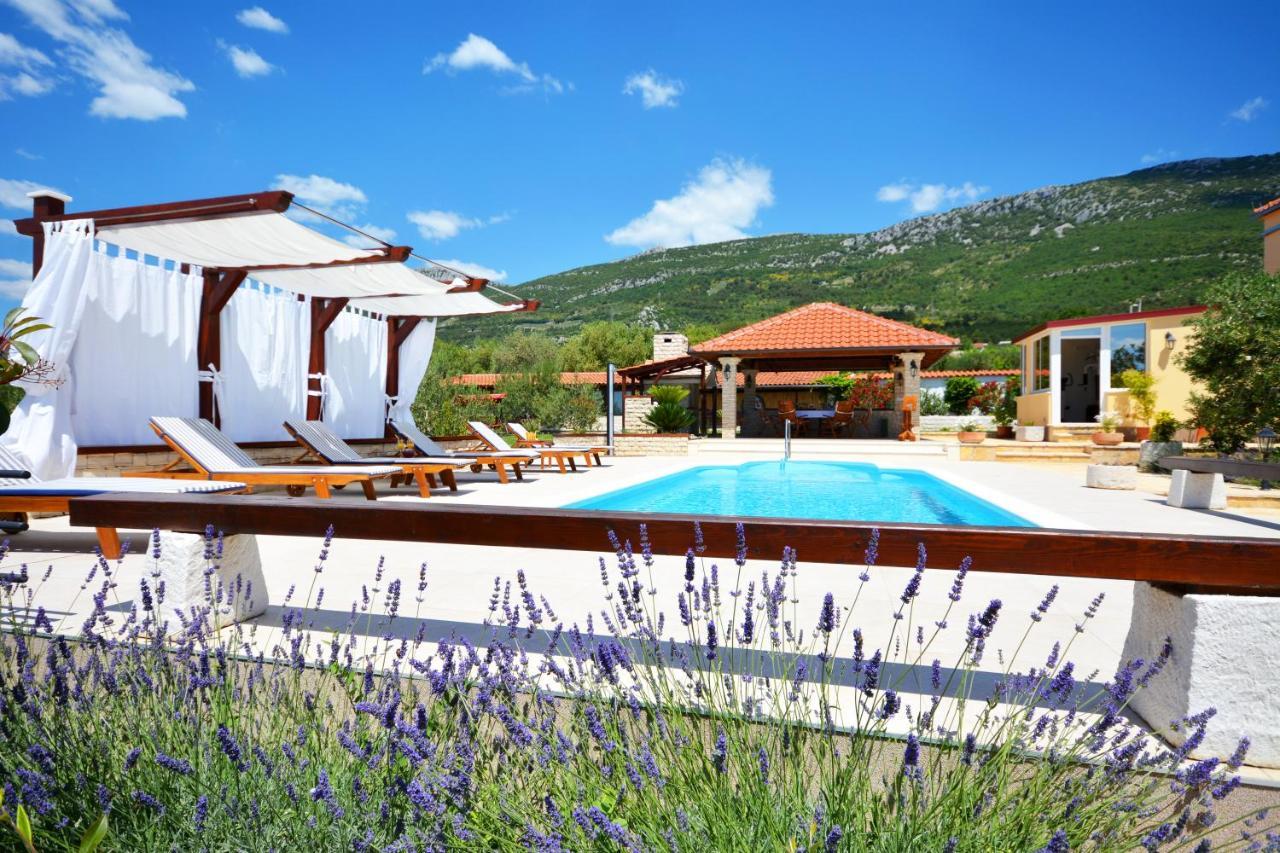 Villa Oliva Kaštela エクステリア 写真