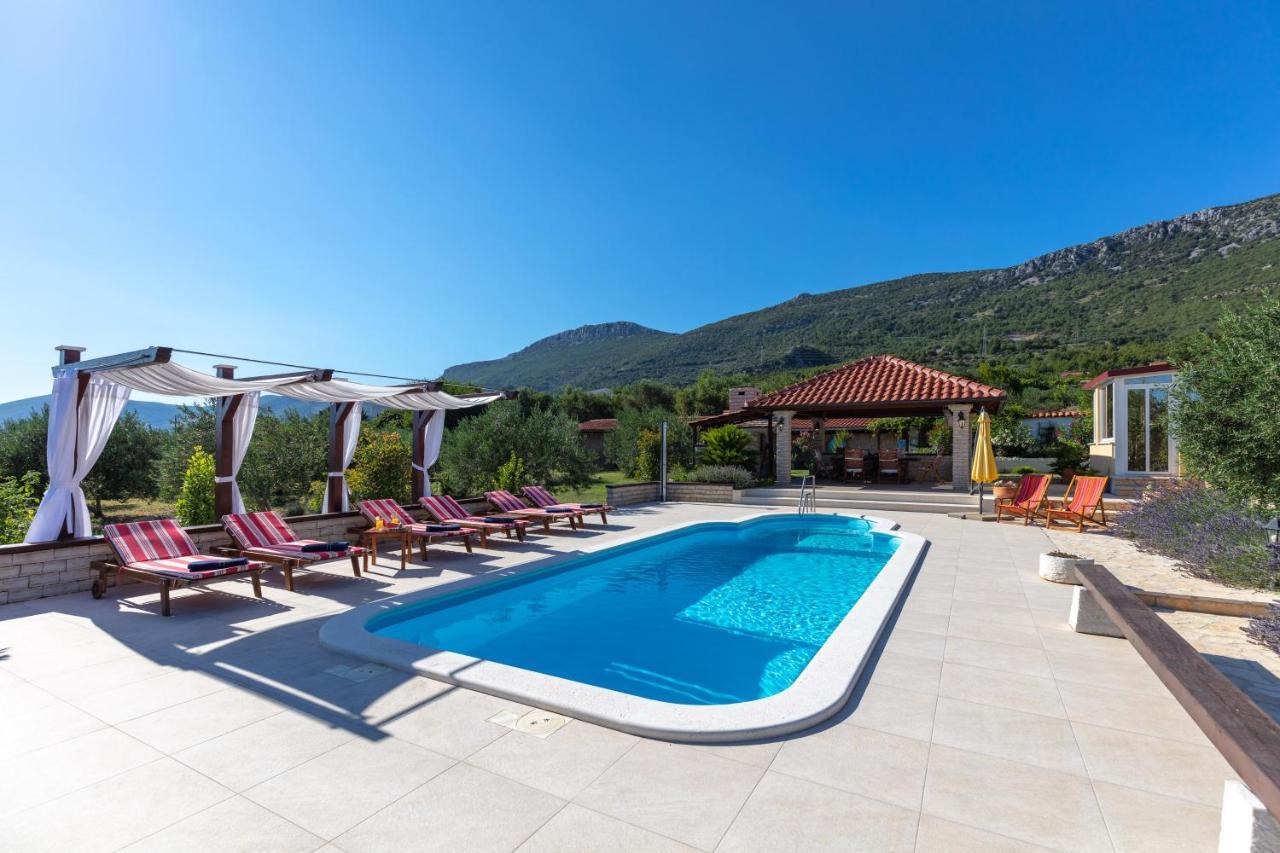 Villa Oliva Kaštela エクステリア 写真